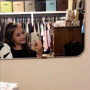 Meet your Posher, Mercedes